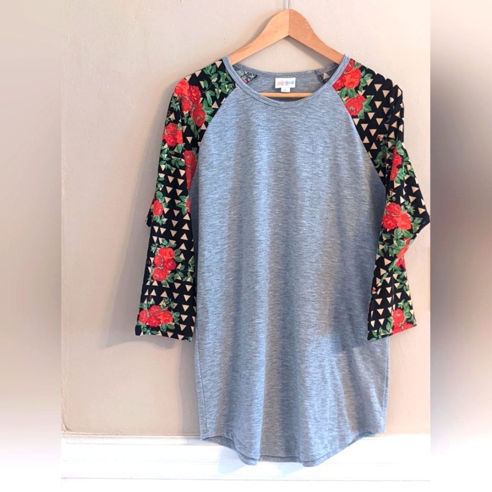 Lularoe Randy T shirt, rose graphic sleeve print size L